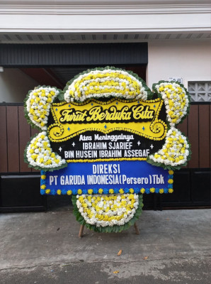 Papan Bunga Duka di Teluk Waru