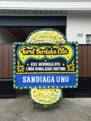 Papan Bunga Duka di Teluk Waru
